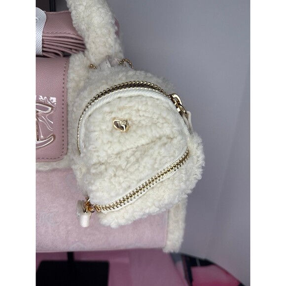 Juicy Couture New Rare Snuggle Blush Pink Bag with bonus bag charm - Picture 3 of 6